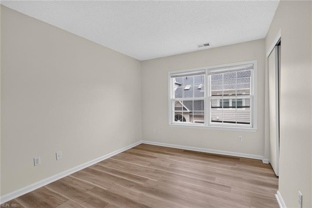 701 New River Ct Property Photo 22