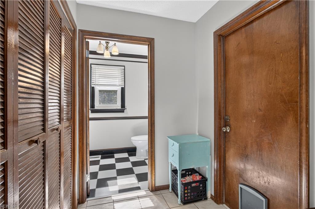 828 Woodrow Ct Property Photo 13