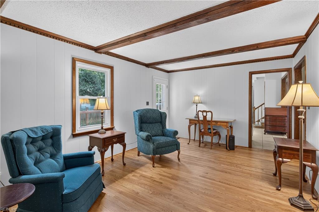 828 Woodrow Ct Property Photo 18