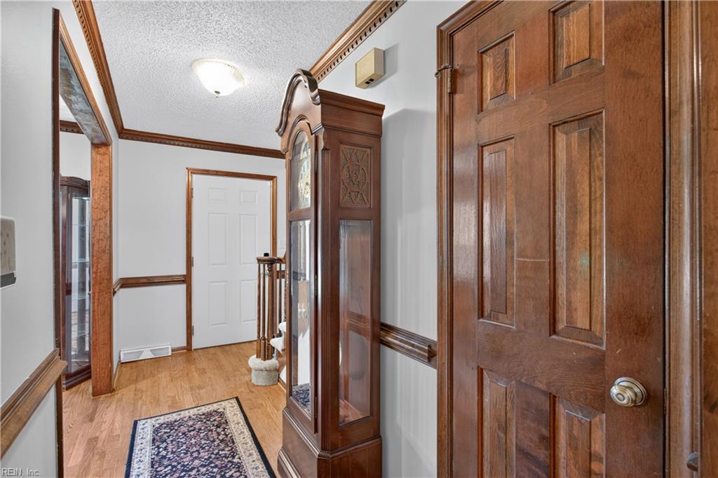 828 Woodrow Ct Property Photo 19