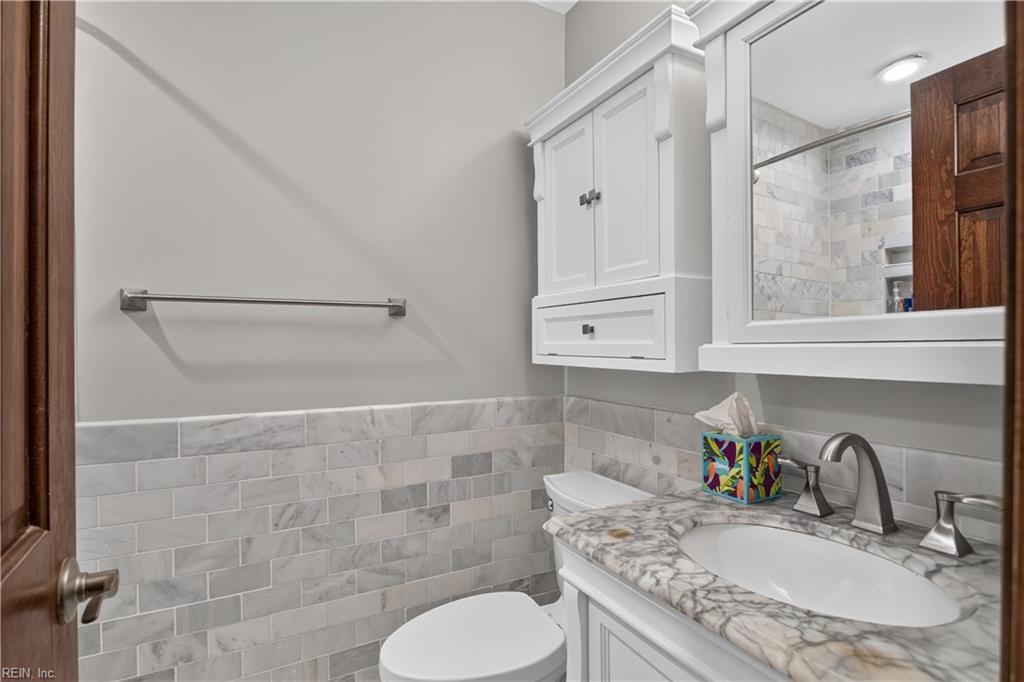 828 Woodrow Ct Property Photo 26