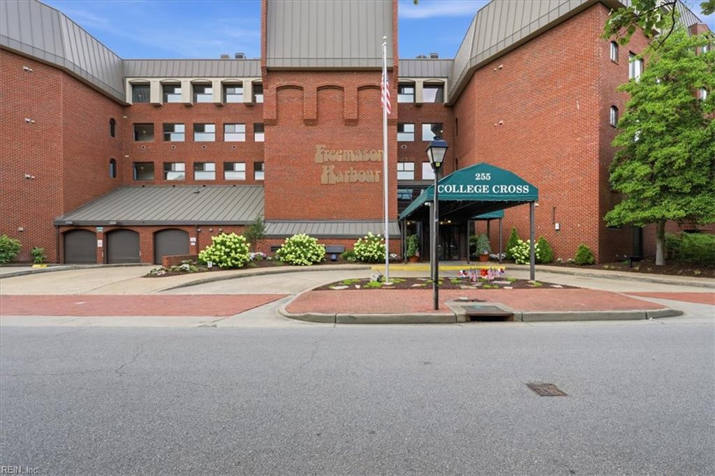 255 College Cross Property Photo 1