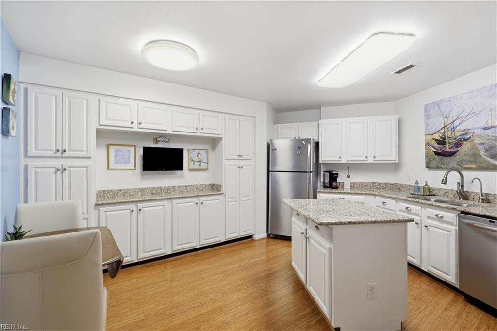 255 College Cross Property Photo 2