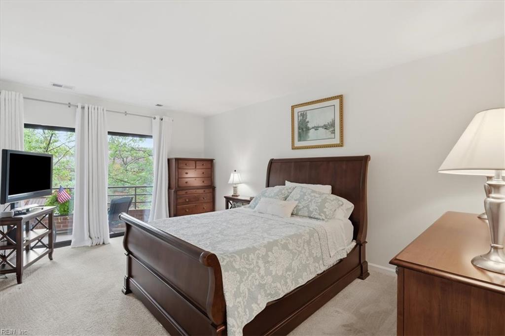 255 College Cross Property Photo 14