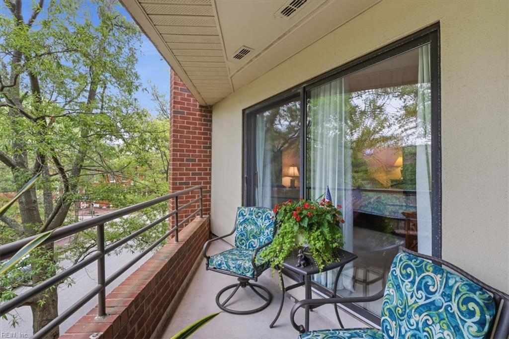 255 College Cross Property Photo 20