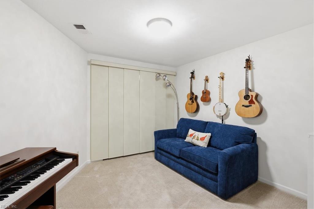 255 College Cross Property Photo 23