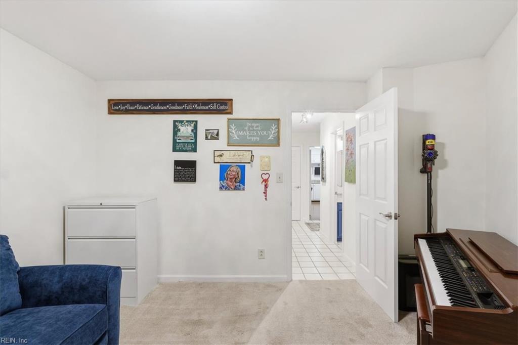 255 College Cross Property Photo 24