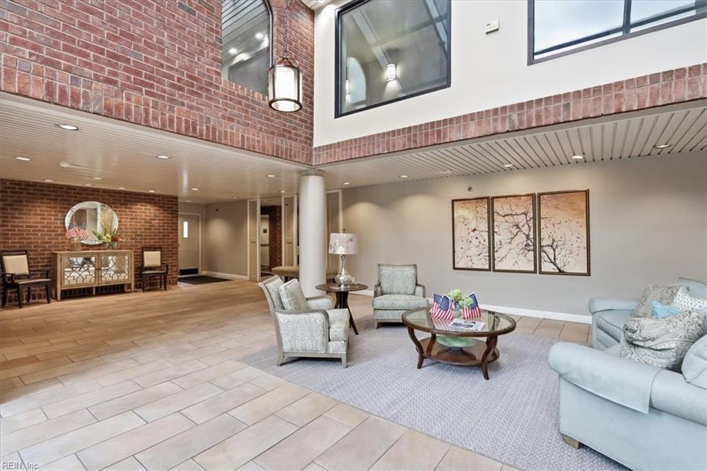 255 College Cross Property Photo 28