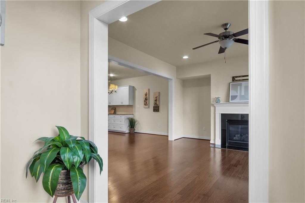 4211 Greenview Aly Property Photo 5