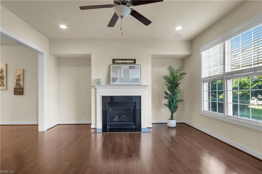 4211 Greenview Aly Property Photo 6