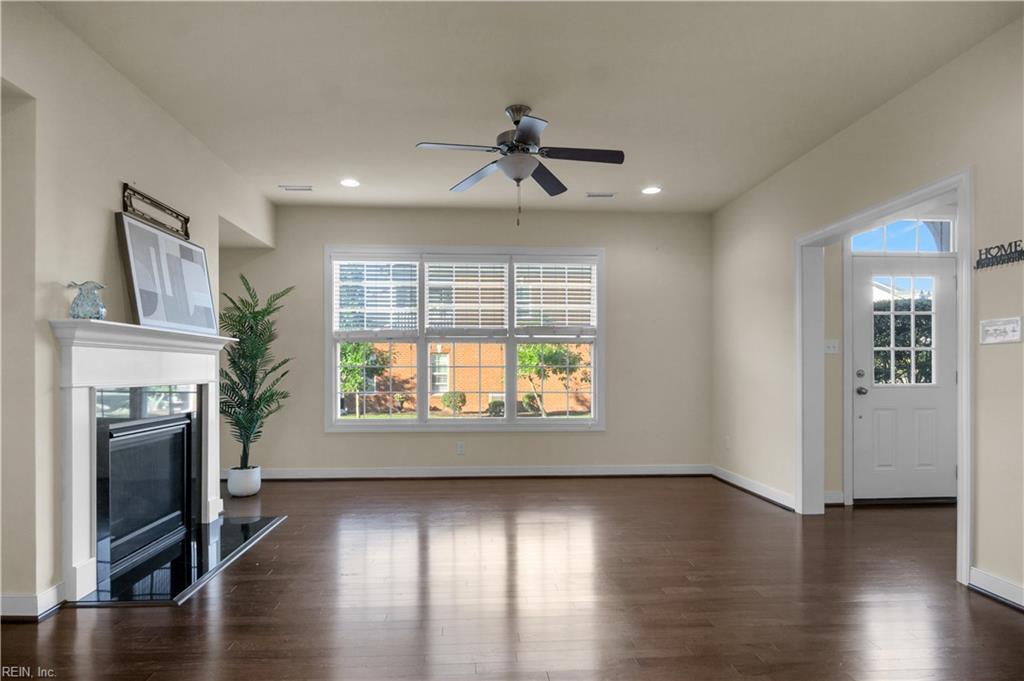4211 Greenview Aly Property Photo 7