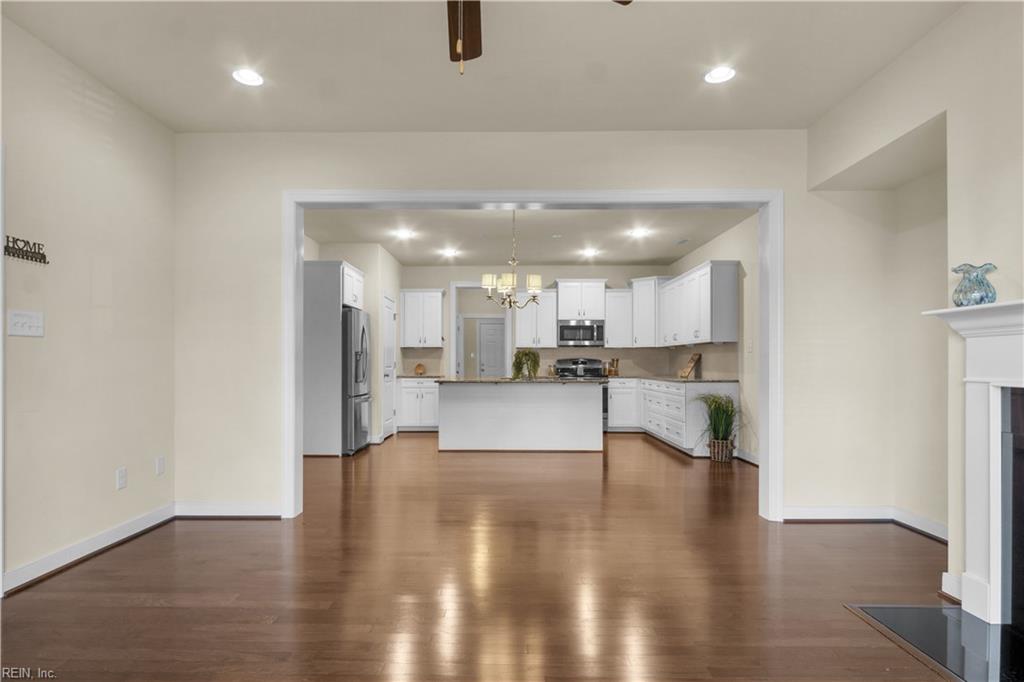 4211 Greenview Aly Property Photo 9
