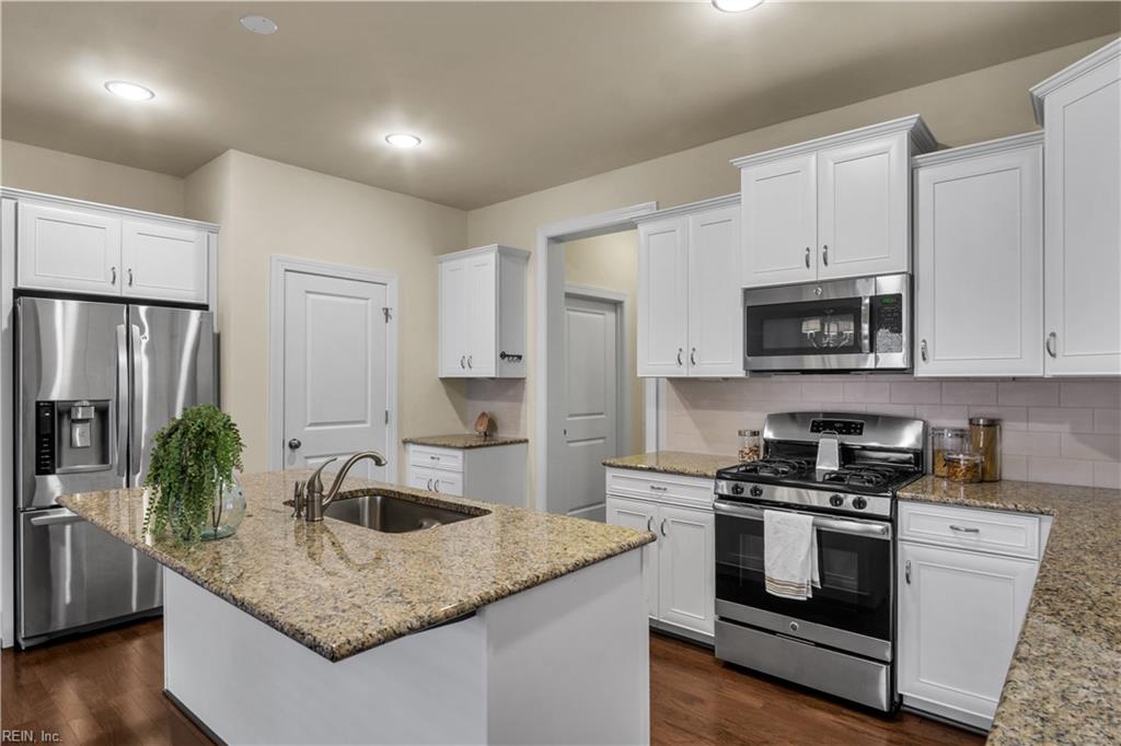4211 Greenview Aly Property Photo 11