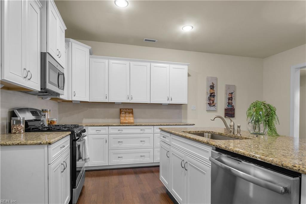 4211 Greenview Aly Property Photo 12