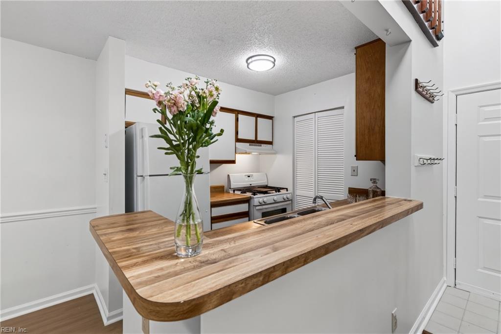 12869 Daybreak Cir Property Photo 4