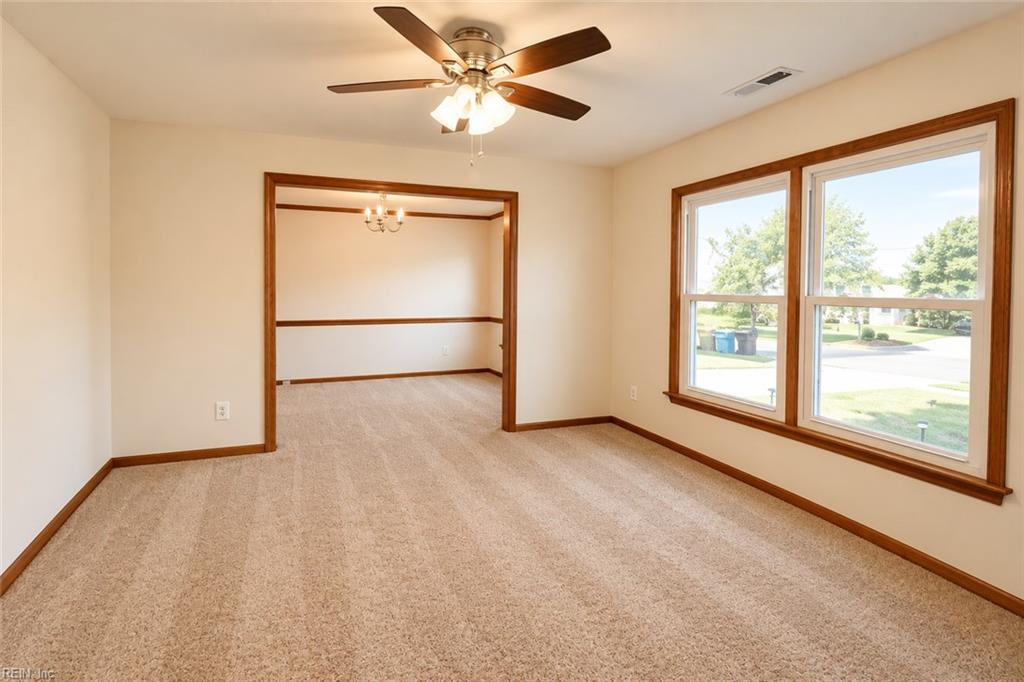 904 Barrington Ct Property Photo 9