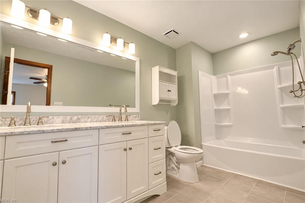 904 Barrington Ct Property Photo 11