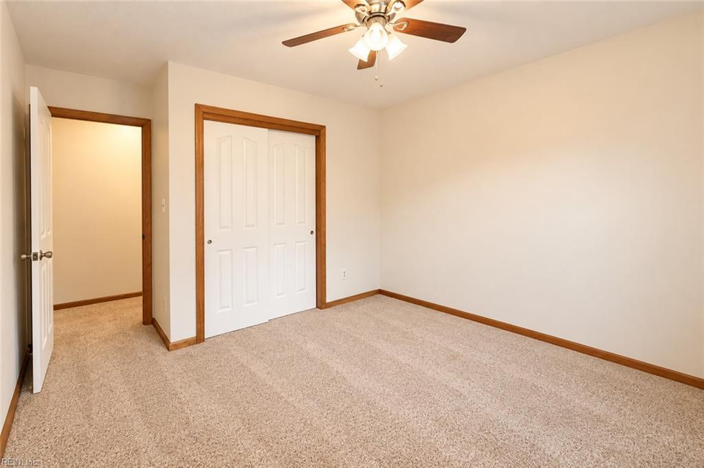 904 Barrington Ct Property Photo 12