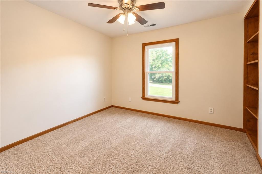904 Barrington Ct Property Photo 13