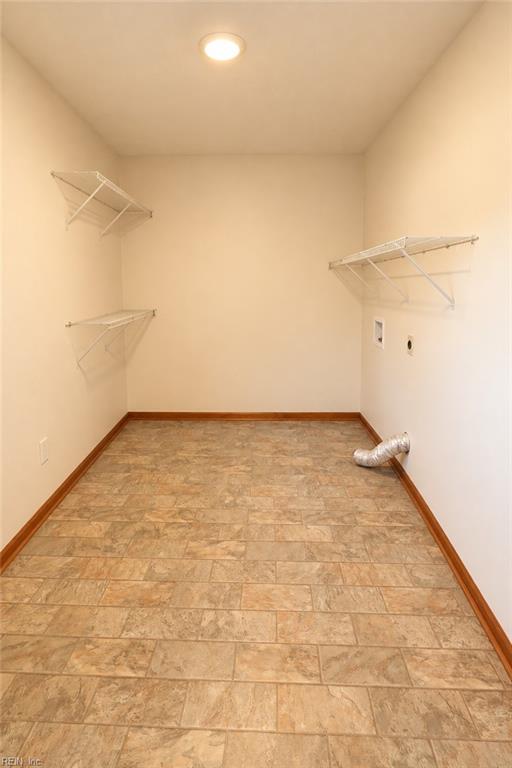 904 Barrington Ct Property Photo 15