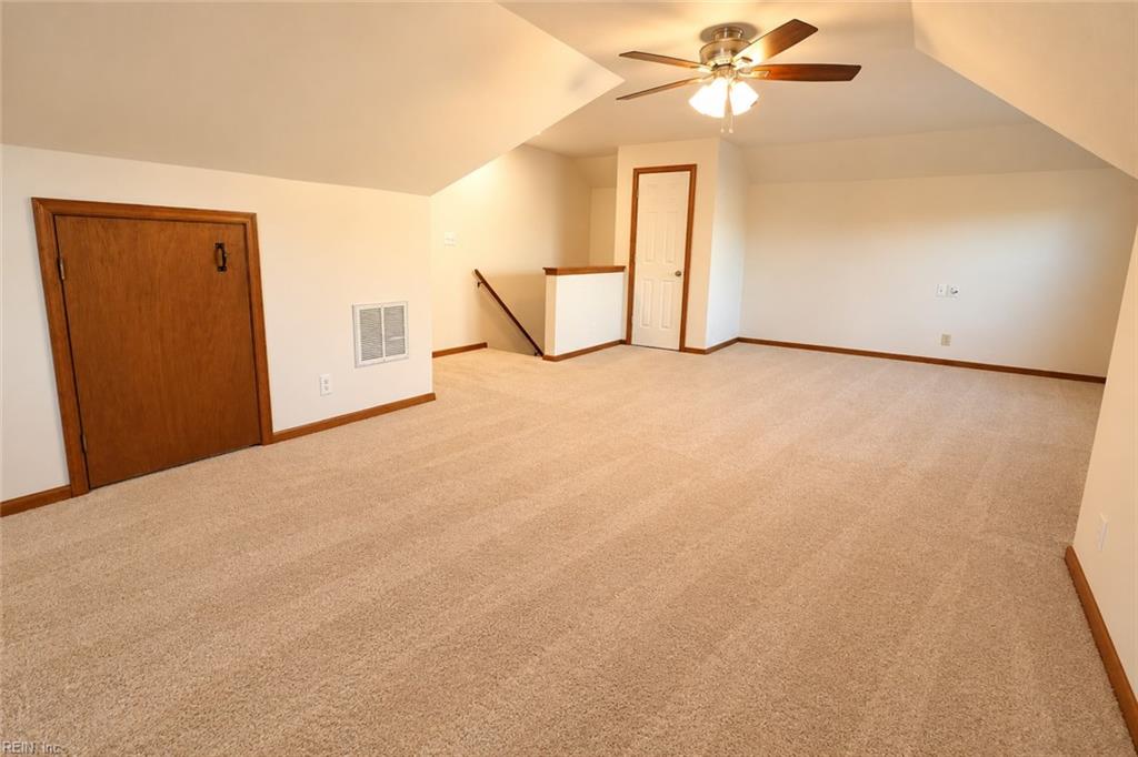 904 Barrington Ct Property Photo 17