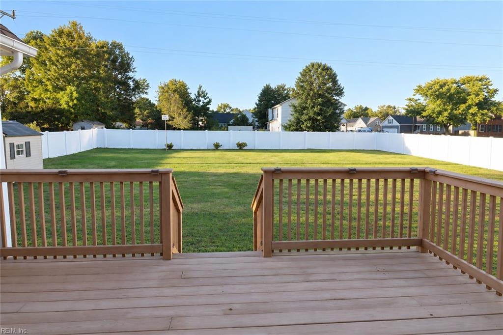 904 Barrington Ct Property Photo 19