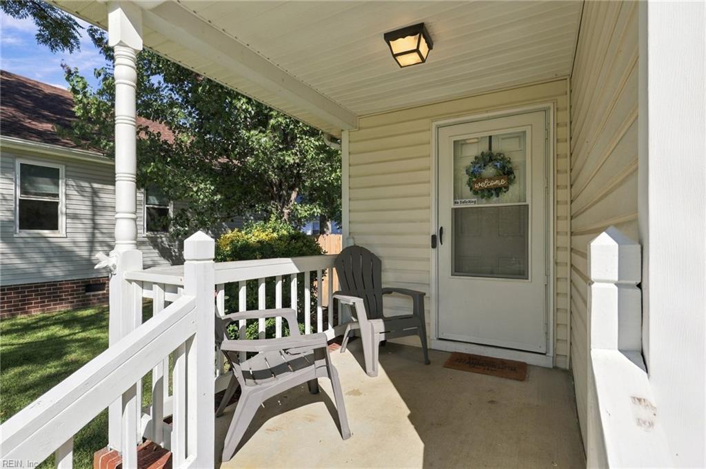 227 Abingdon Cir Property Photo 4