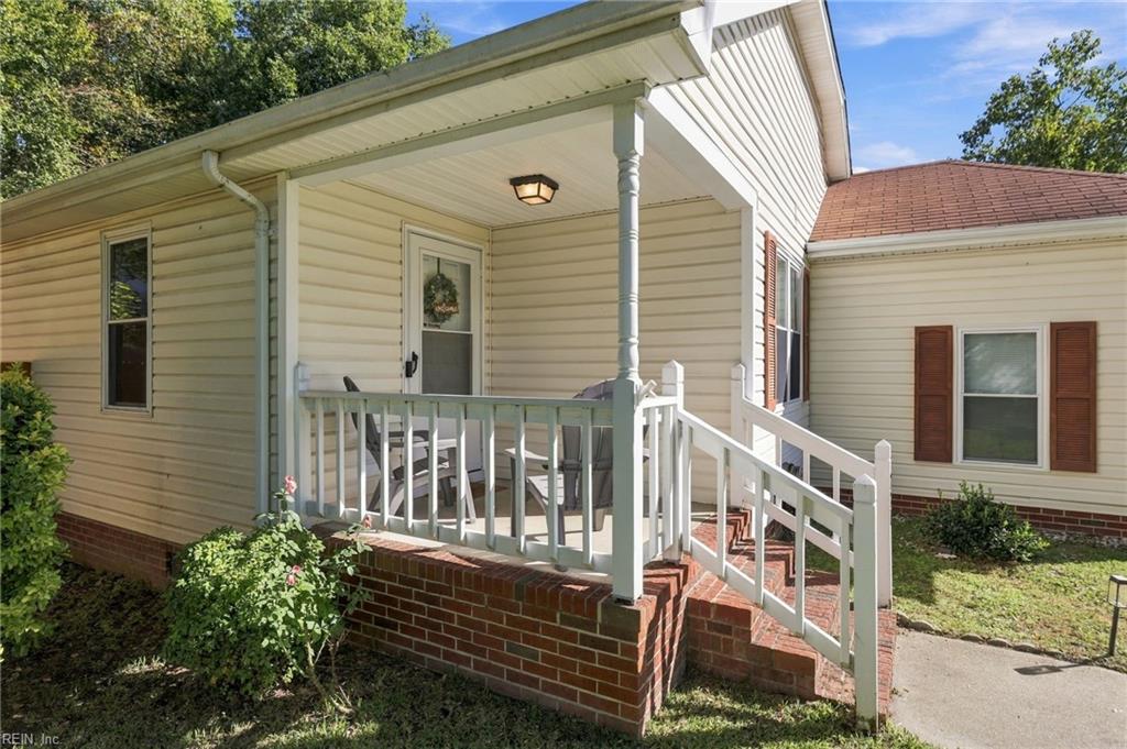 227 Abingdon Cir Property Photo 5