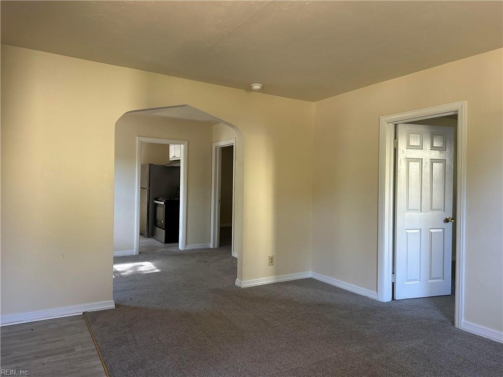 3641 Sharpley Ave Property Photo 5