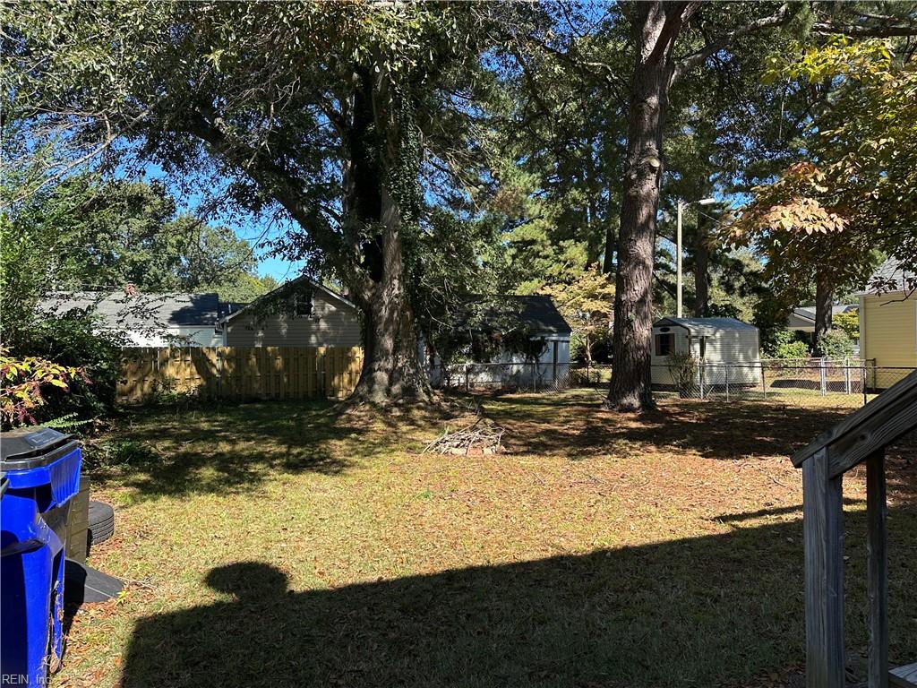 3641 Sharpley Ave Property Photo 16