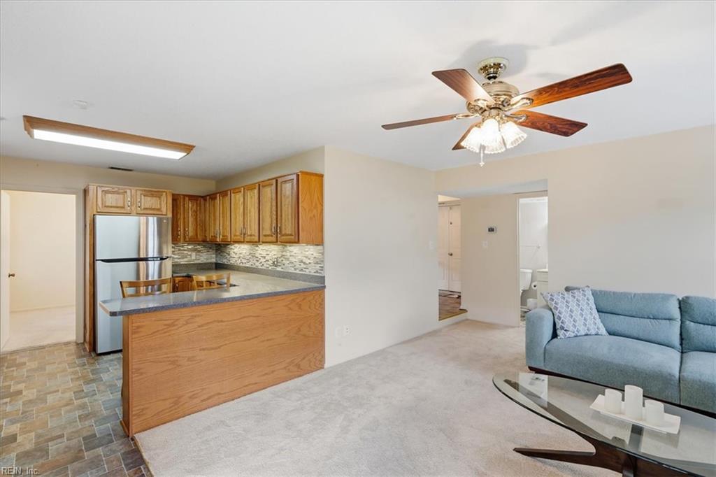 5204 Shorebreeze Ct Property Photo 7