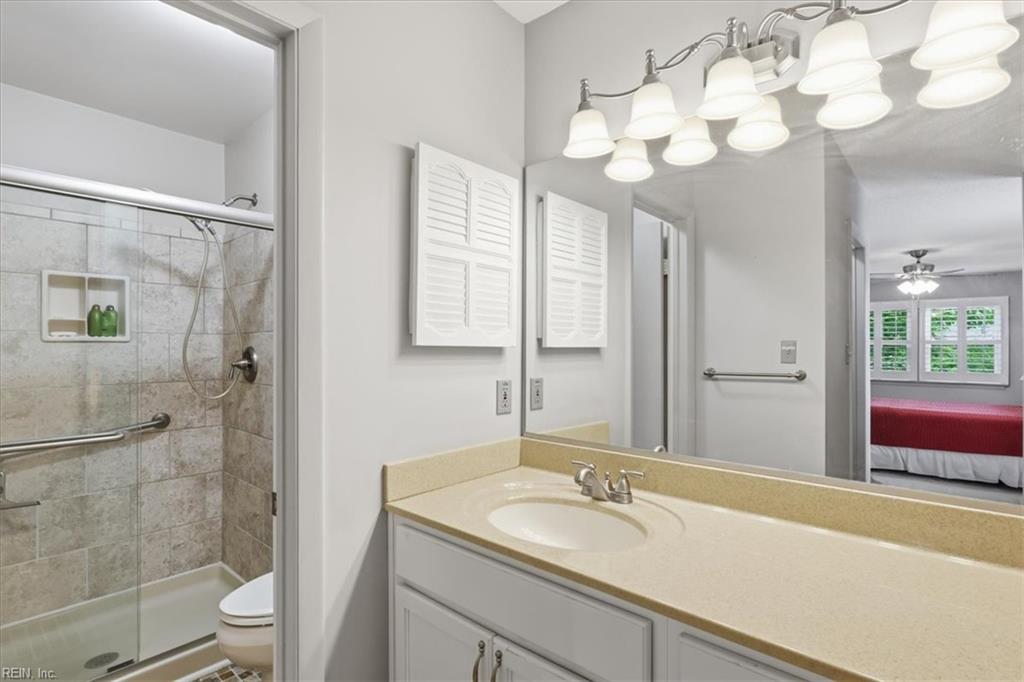 5204 Shorebreeze Ct Property Photo 17