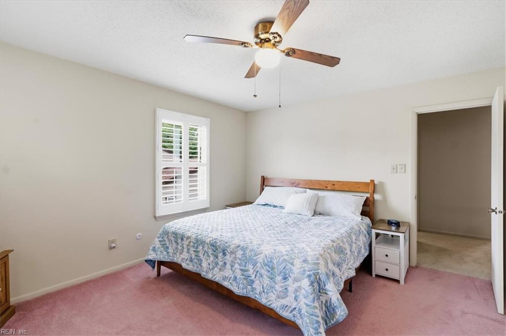 5204 Shorebreeze Ct Property Photo 18