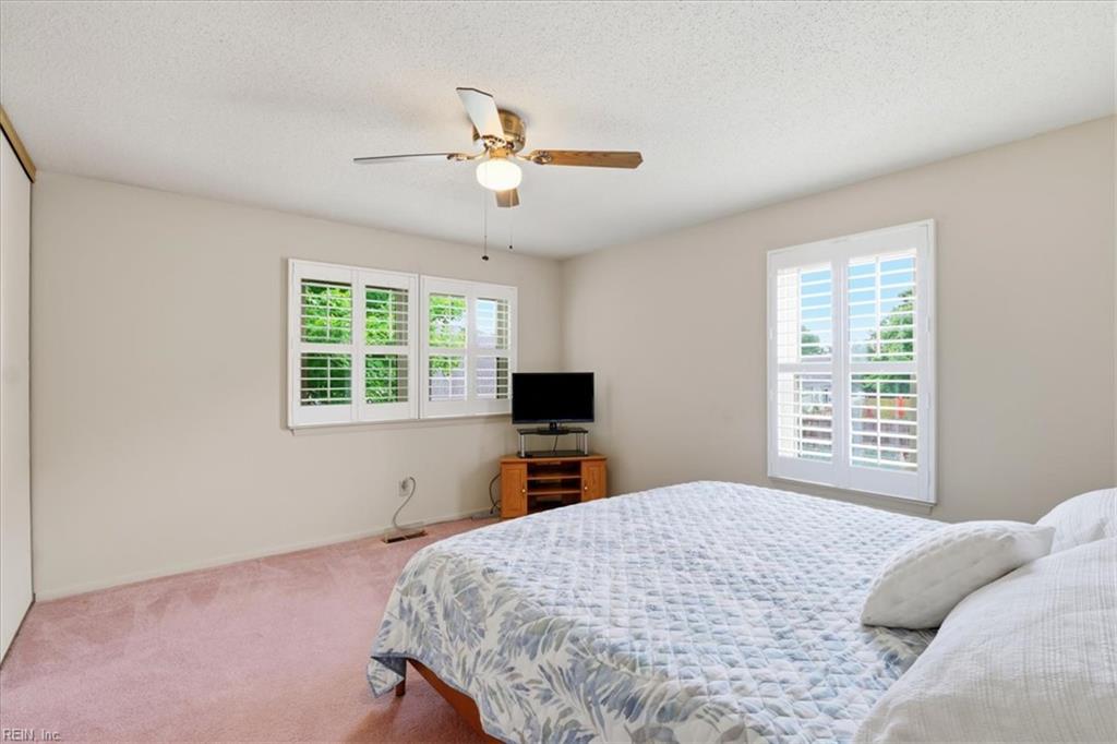 5204 Shorebreeze Ct Property Photo 19