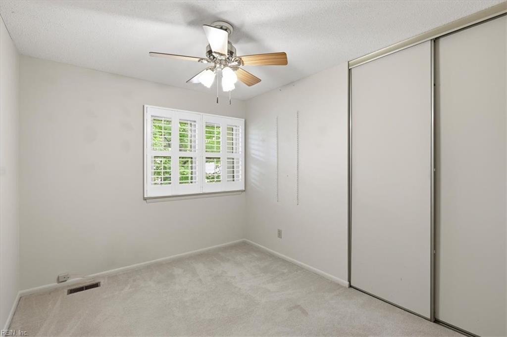 5204 Shorebreeze Ct Property Photo 24