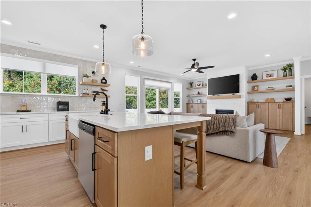 203 Hessian Loop Property Photo 10