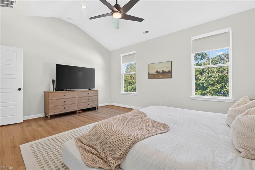 203 Hessian Loop Property Photo 22