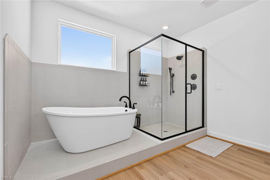 203 Hessian Loop Property Photo 23