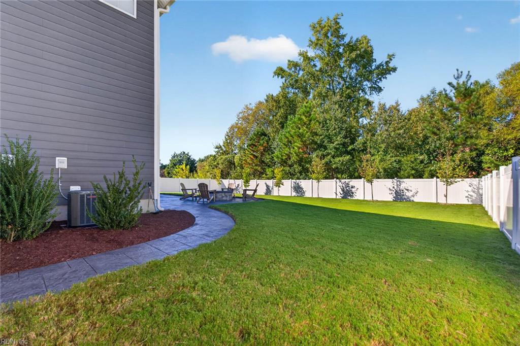 203 Hessian Loop Property Photo 35