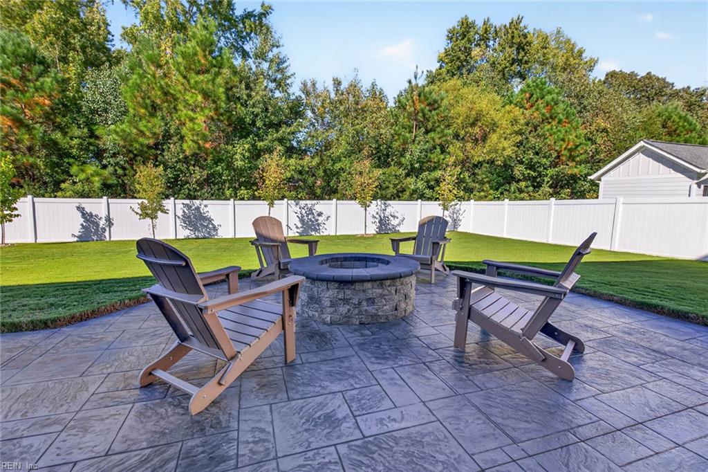 203 Hessian Loop Property Photo 37