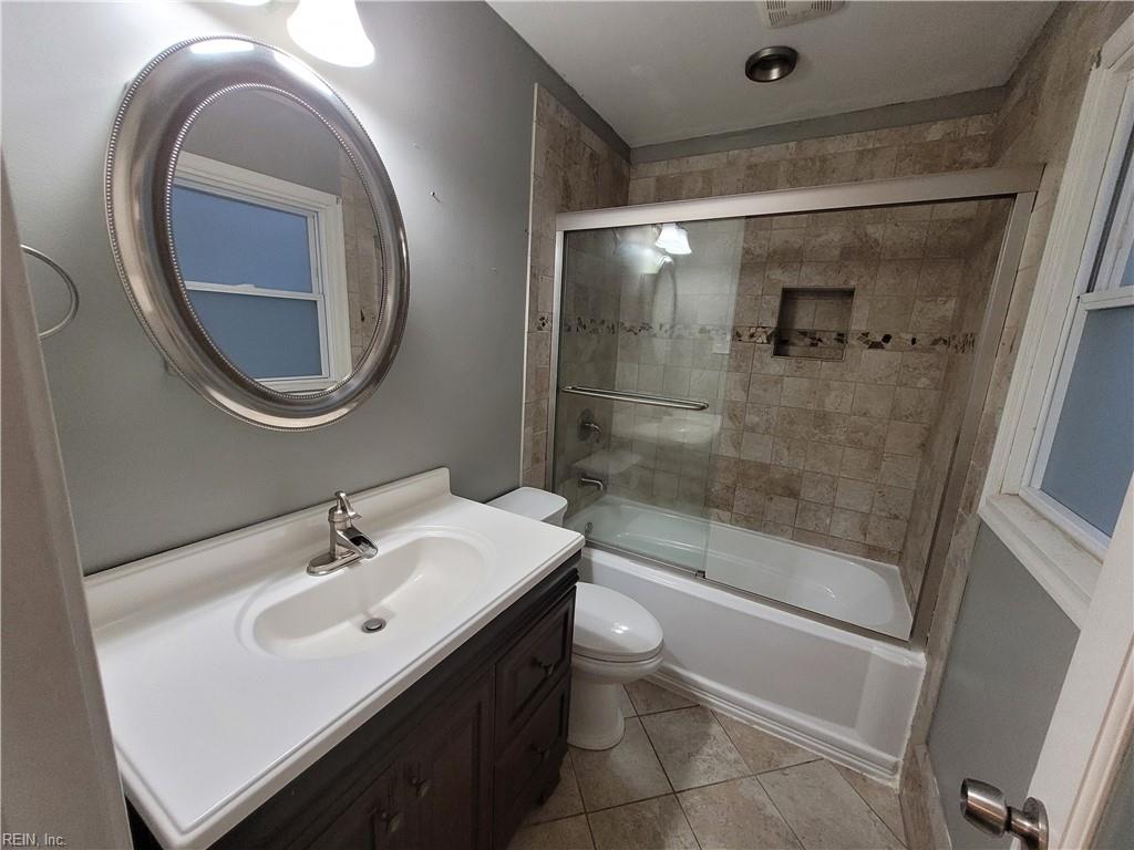 1305 W 37th Street St Property Photo 8