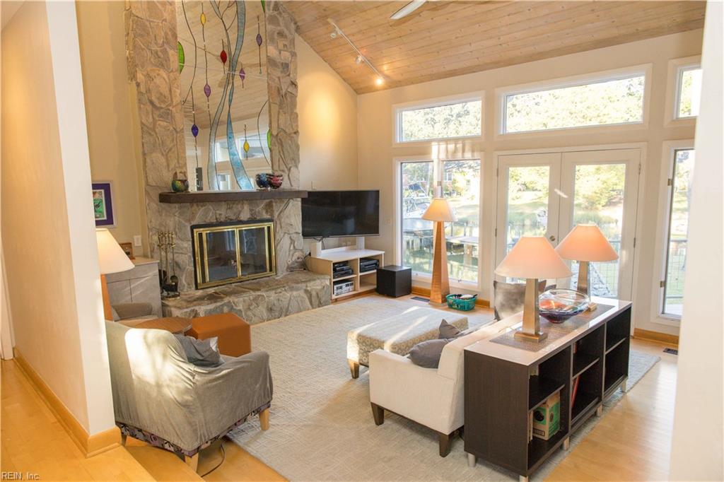 2844 Kings North Rd Property Photo 5