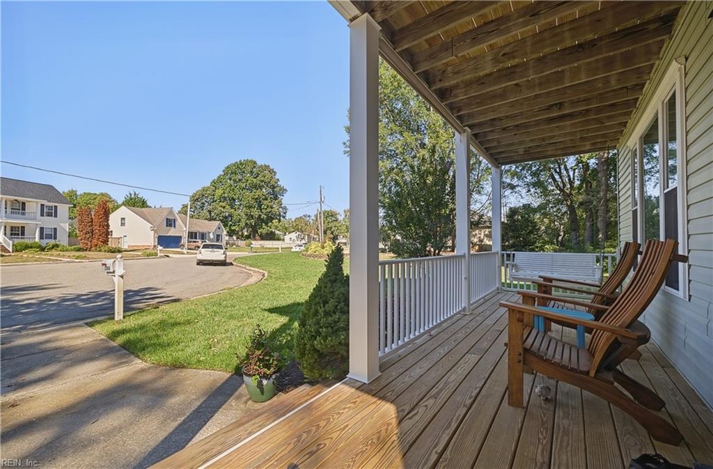 1304 Hawaiian Drive Dr Property Photo 4