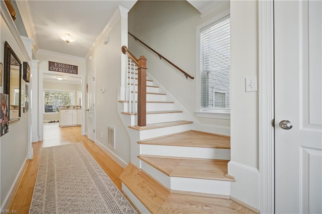 1304 Hawaiian Drive Dr Property Photo 6