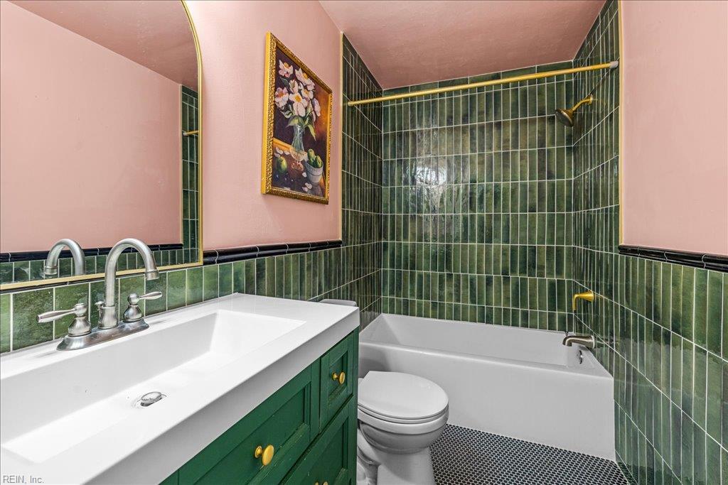504 Barberton Dr Property Photo 18