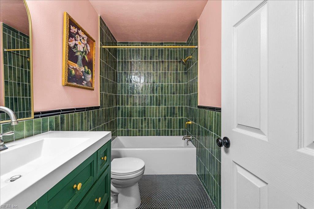 504 Barberton Dr Property Photo 19