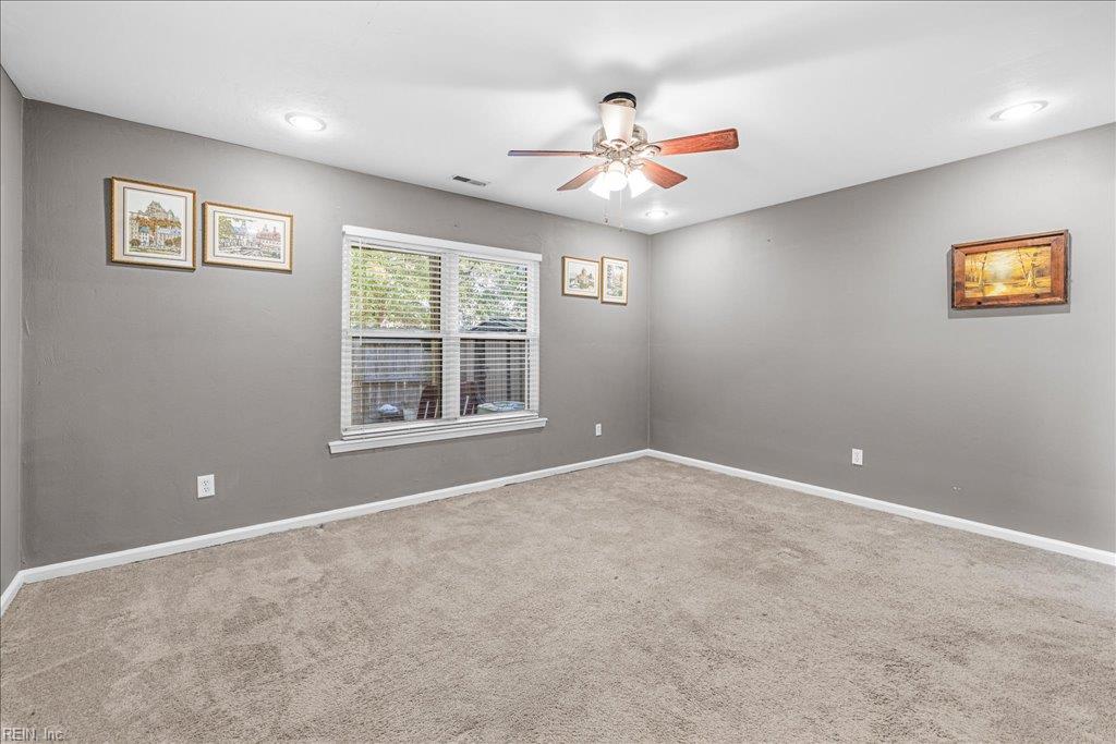 504 Barberton Dr Property Photo 23