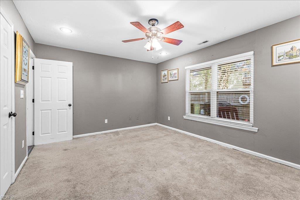 504 Barberton Dr Property Photo 26