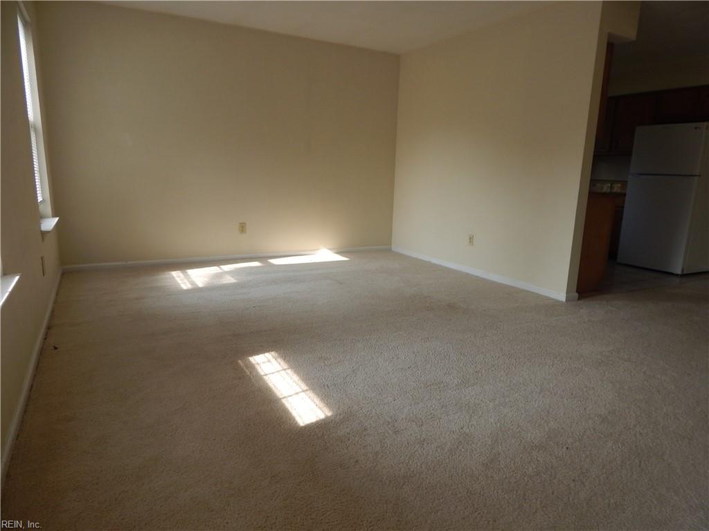 424 Gregory Ln Property Photo 5
