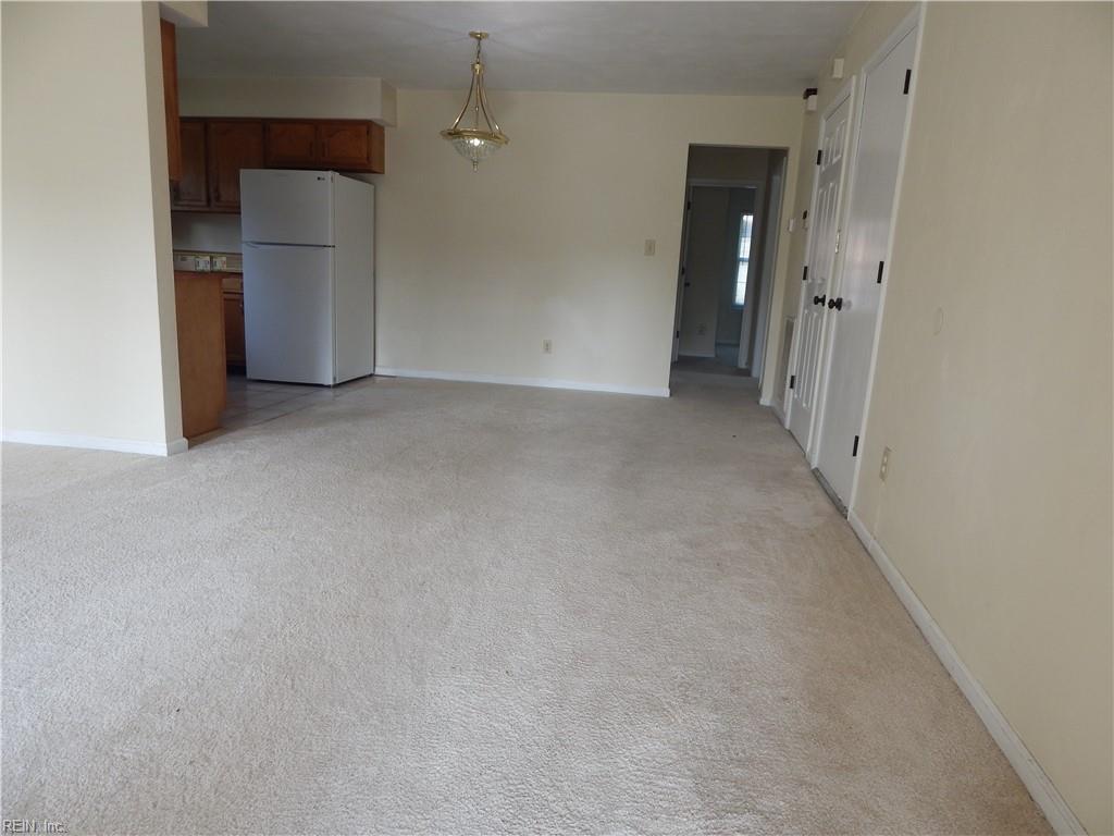 424 Gregory Ln Property Photo 9